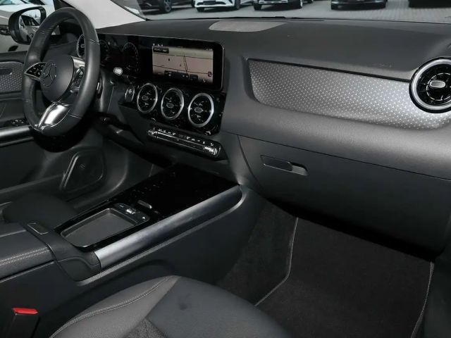 Mercedes-Benz B 250 B 250 e