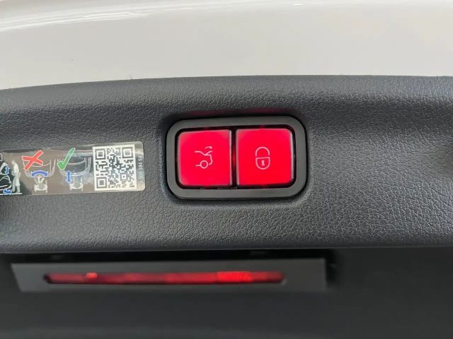 Mercedes-Benz C 180 AMG Line Sedan