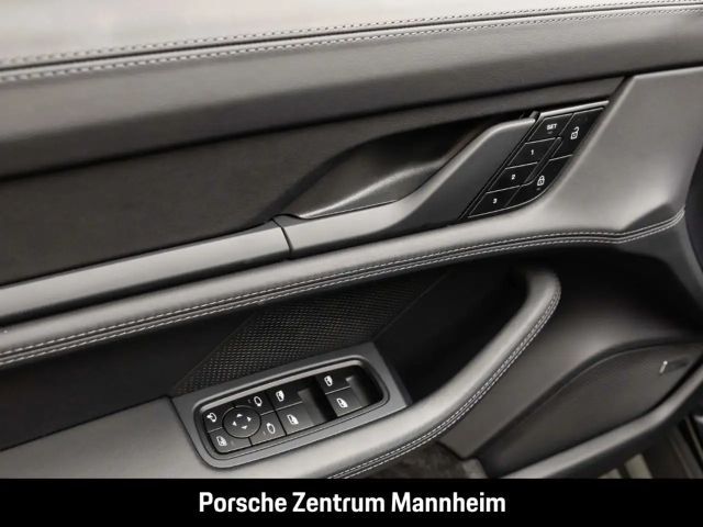Porsche Taycan 4S Cross Turismo