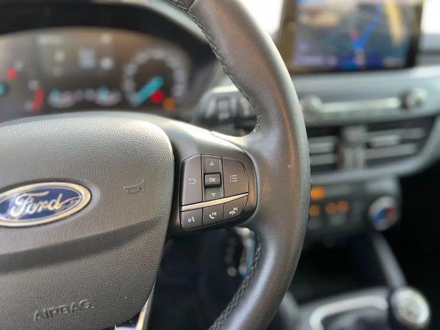 Ford Focus Cool & Connect EcoBoost Wagon