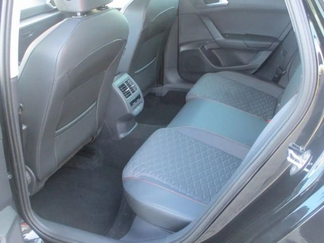 Seat Leon 1.5 eTSI FR-lijn Sportstourer