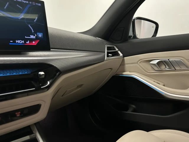 BMW 330 330e M-Sport Touring xDrive