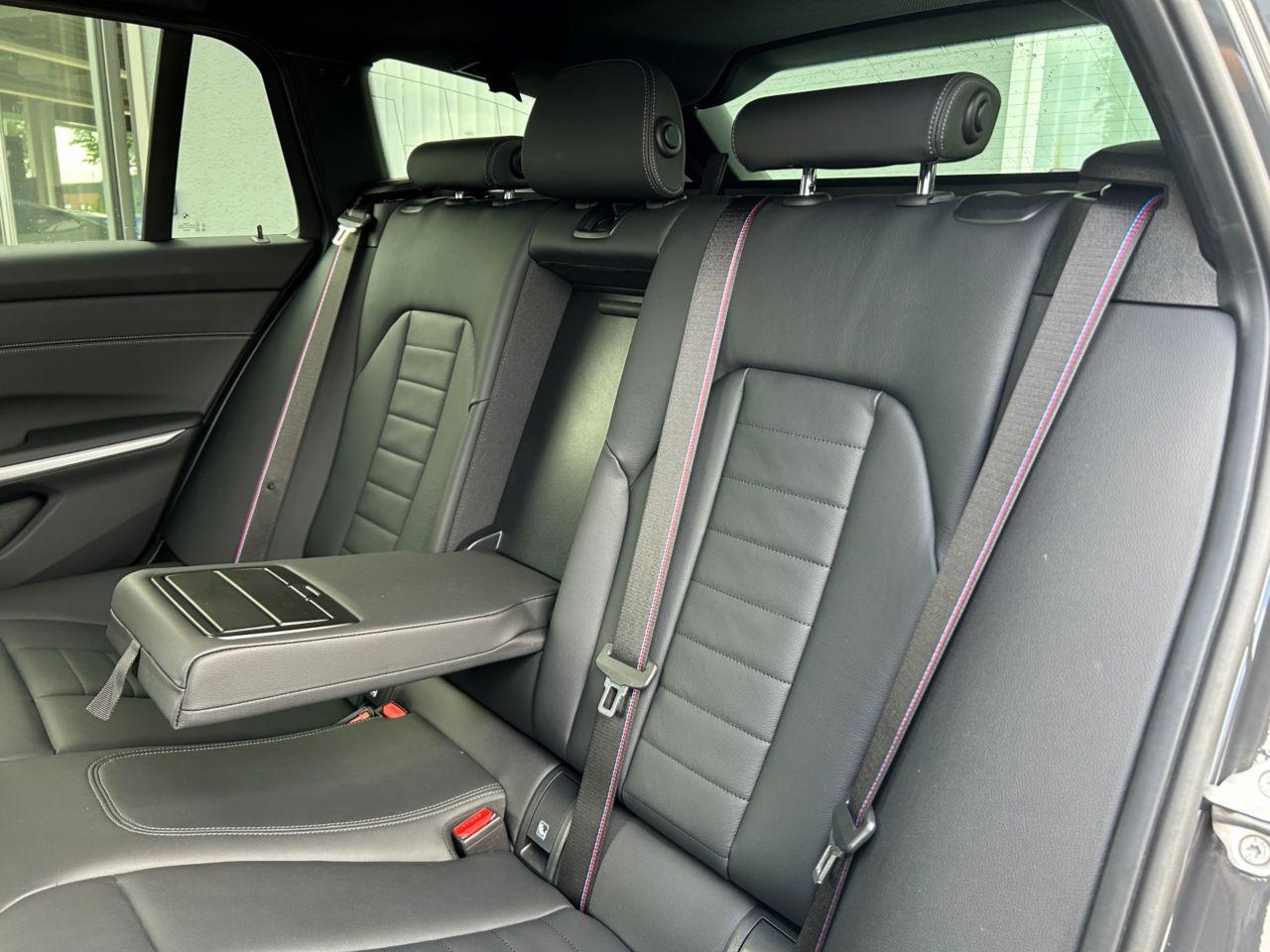 BMW 330 330e Touring