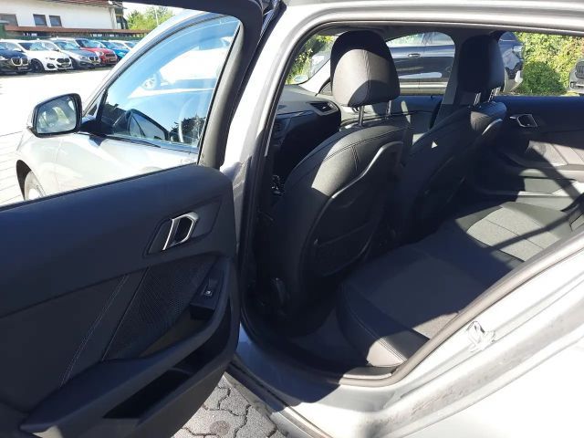 BMW 118 118i Sedan Sport Line