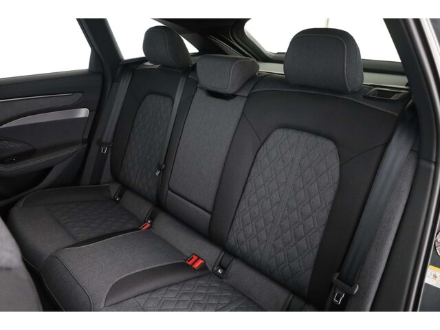 Audi A6 Avant Quattro S-Tronic