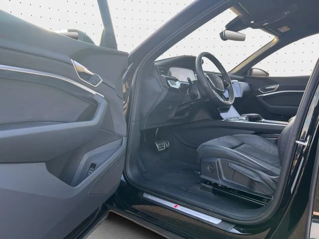 Audi Q8 e-tron 50 Quattro S-Line