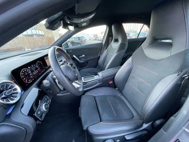 Mercedes-Benz A 180 AMG Line Premium