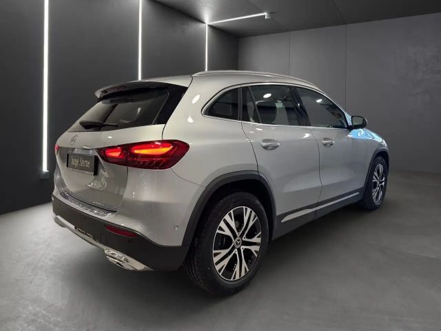 Mercedes-Benz GLA 200 *AHK*Totwinkel*Kamera*LED*Winterpaket