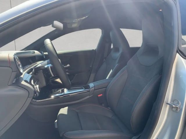 Mercedes-Benz CLA 200 CLA