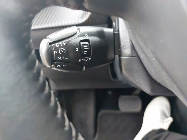 Peugeot E-2008 Allure Pack