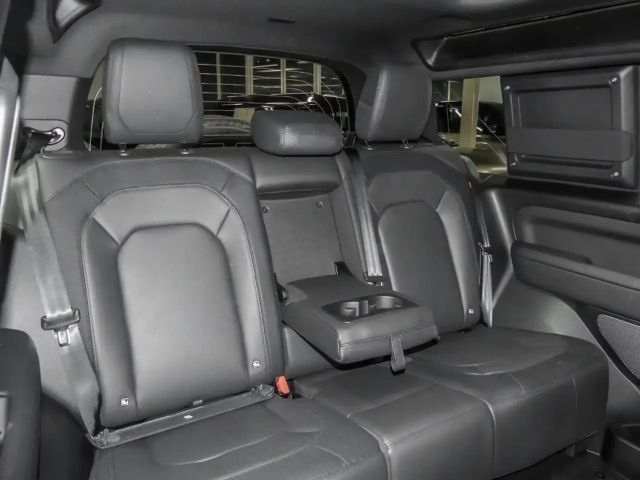 Land Rover Defender 90 D250 Dynamic SE