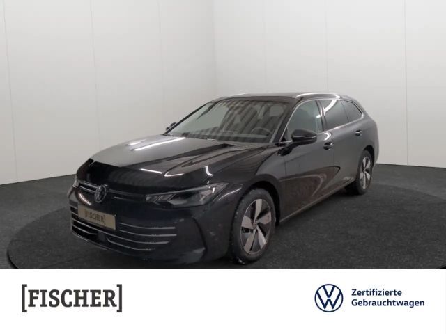 Volkswagen Passat 1.5 eTSI Business Variant