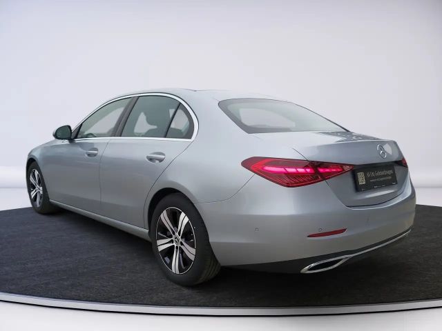 Mercedes-Benz C 200 C 200 d Sedan