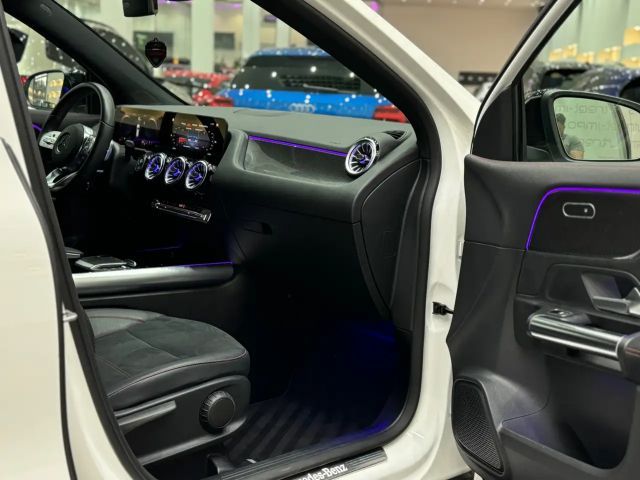 Mercedes-Benz GLA 200 AMG Line GLA 200 d