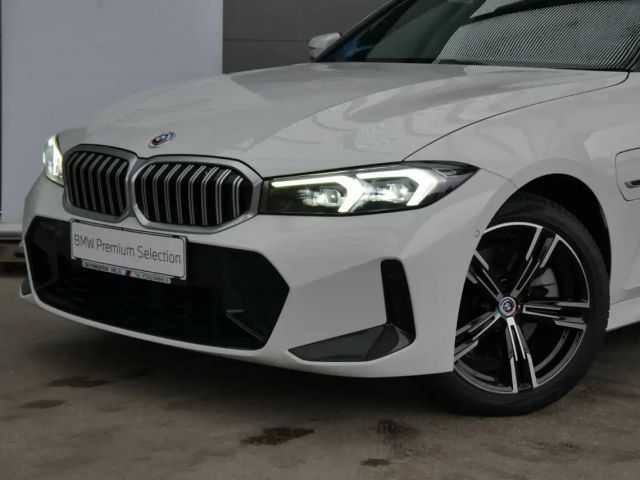 BMW 330 330e M-Sport Sedan xDrive