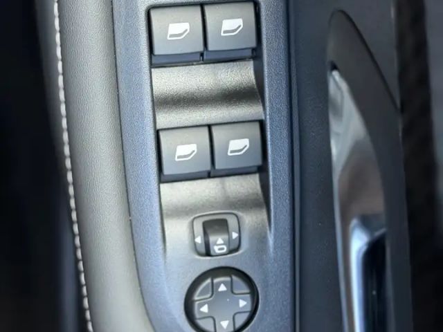 Peugeot 208 1.2 Sitzheizung*Digitales Kombiinstrument*