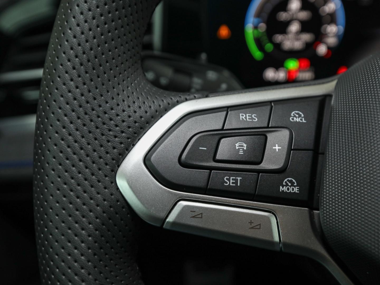 Volkswagen Passat DSG R-Line eHybrid