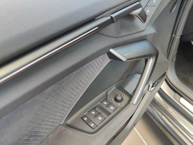 Audi RS3 Quattro S-Tronic Sedan