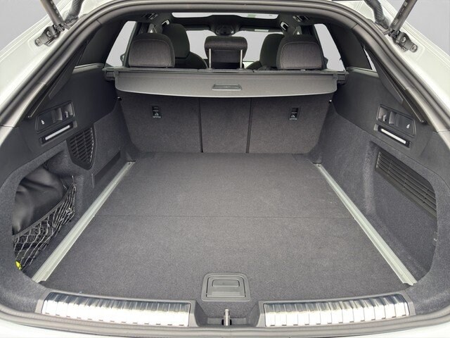 Audi A6 Avant Quattro S-Tronic