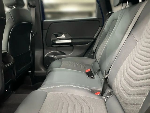 Mercedes-Benz B 200 Progressive Sedan