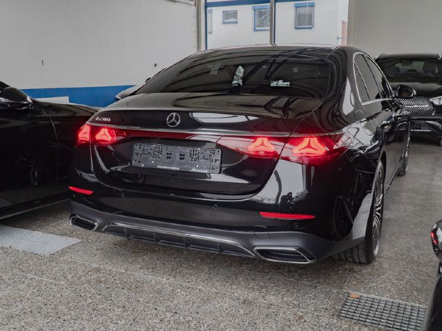 Mercedes-Benz E 200 Sedan