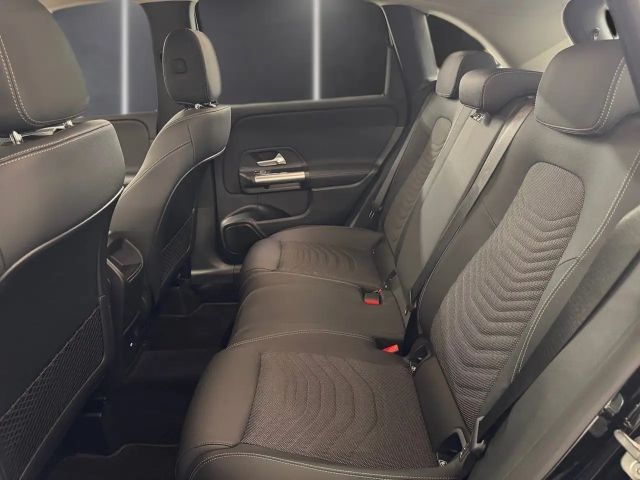 Mercedes-Benz B 200 Progressive Sedan