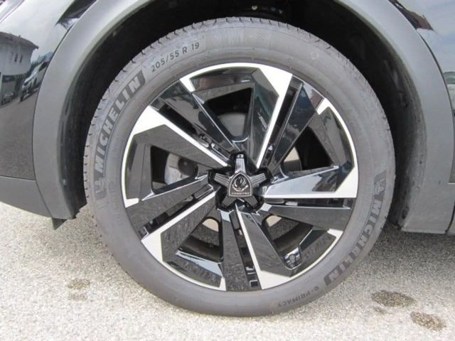 Peugeot 408 130 Allure Pack EAT8 PureTech