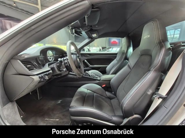 Porsche 992 4 Coupé GTS Targa