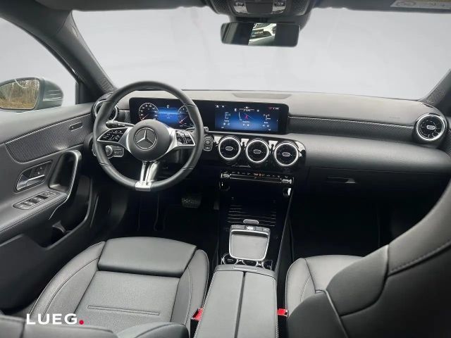 Mercedes-Benz A 200 Hatchback Progressive