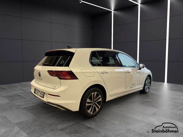 Volkswagen Golf 1.5 eTSI DSG