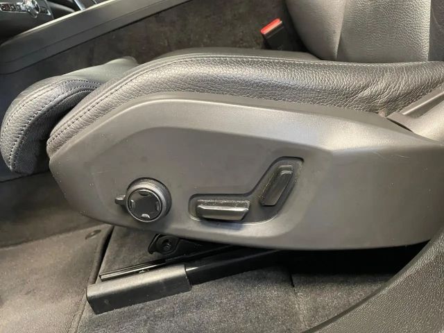 Volvo XC60 Dark Plus