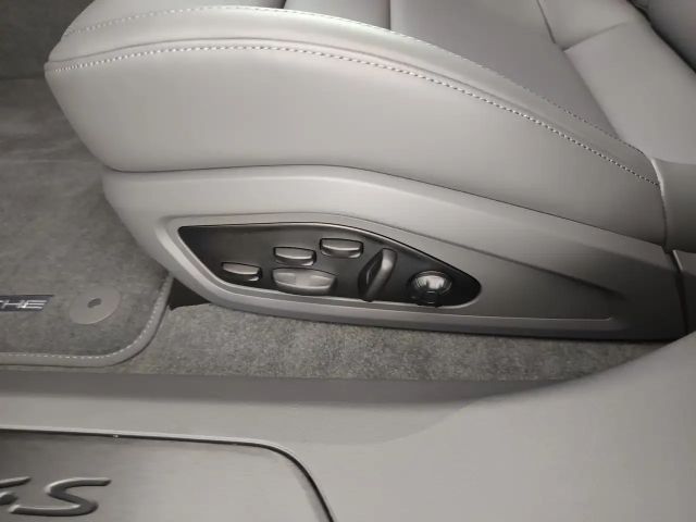 Porsche Taycan 4S Cross Turismo