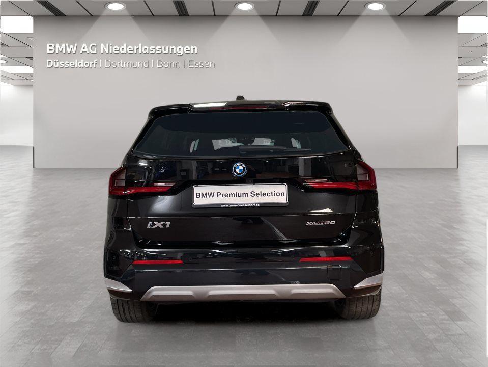 BMW iX1 xDrive30