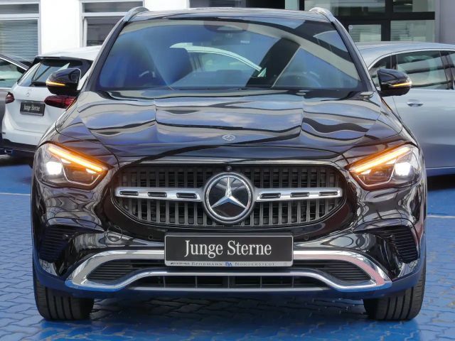 Mercedes-Benz GLA 200 Progressive