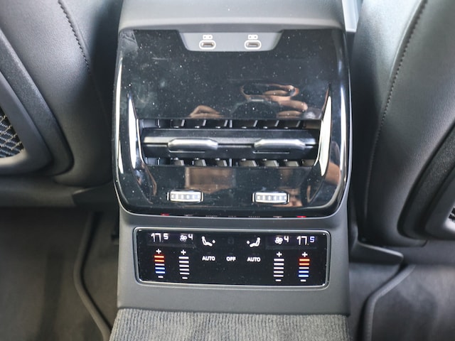 Audi A6 Avant Quattro S-Tronic