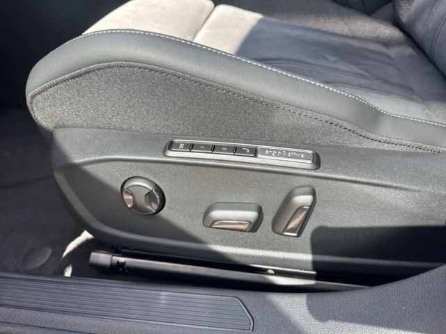 Volkswagen Golf 1.5 eTSI IQ.Drive Style