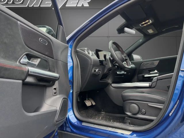 Mercedes-Benz GLA 200 AMG Line