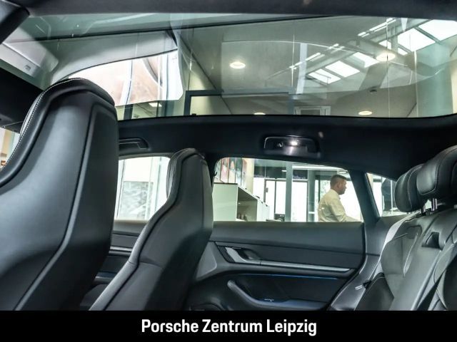 Porsche Taycan 4 Cross Turismo