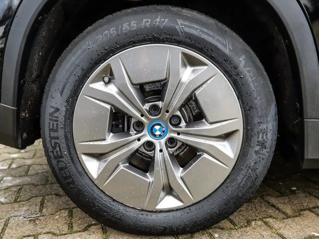 BMW iX1 xDrive30