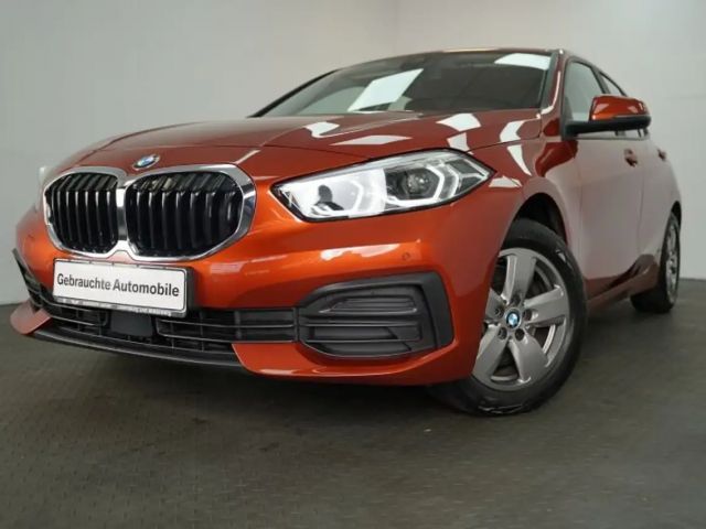 BMW 118 118i 5-deurs Advantage pakket Sedan