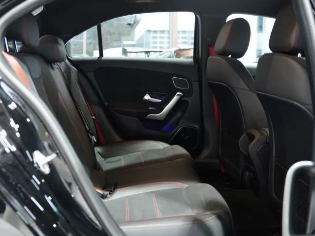 Mercedes-Benz A 35 AMG 4MATIC AMG Line