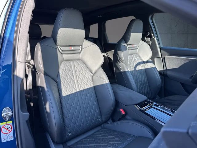 Audi SQ6 e-tron Pano/HuD/B&O/Luft/OLED/Nappa/21"/