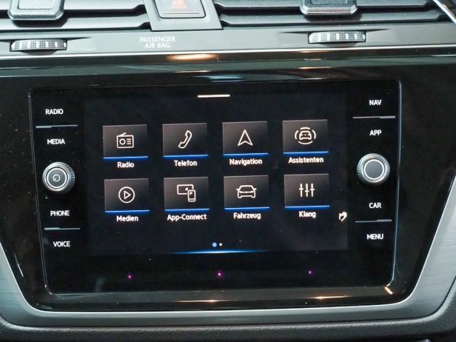 Volkswagen Touran 1.5 TSI DSG IQ.Drive R-Line