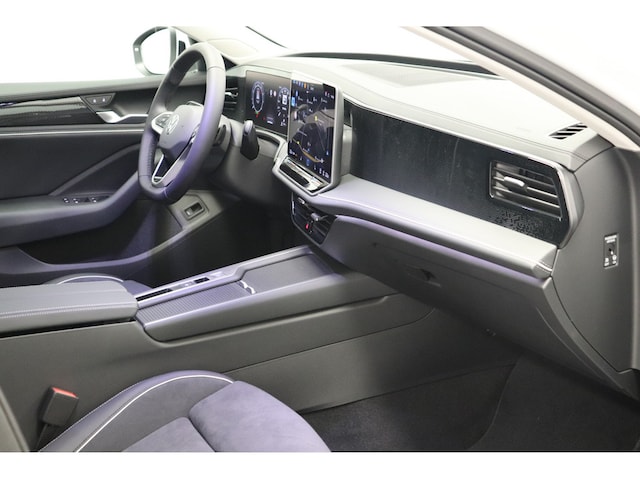 Volkswagen Passat 1.5 eTSI Business DSG