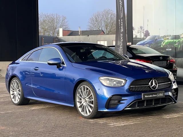 Mercedes-Benz E 220 AMG Line Coupé E 220 d