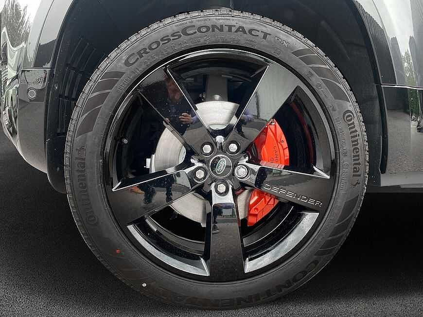 Land Rover Defender 110