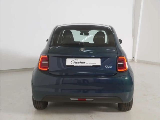 Fiat 500e Action