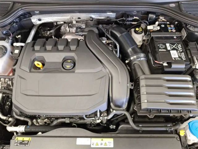 Volkswagen Golf 1.5 eTSI DSG Life