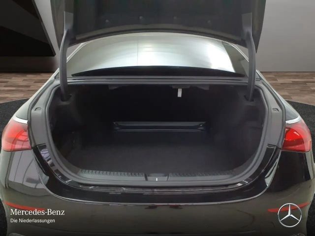 Mercedes-Benz E 200 AMG Line Sedan