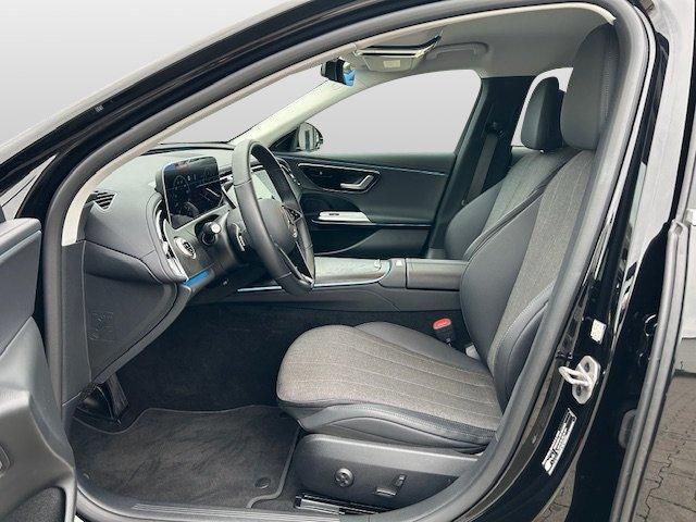 Mercedes-Benz E 200 AVANTGARDE Sedan